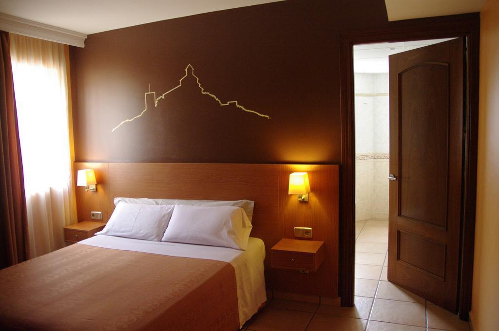 Hotel Solsona Centre Bagian luar foto