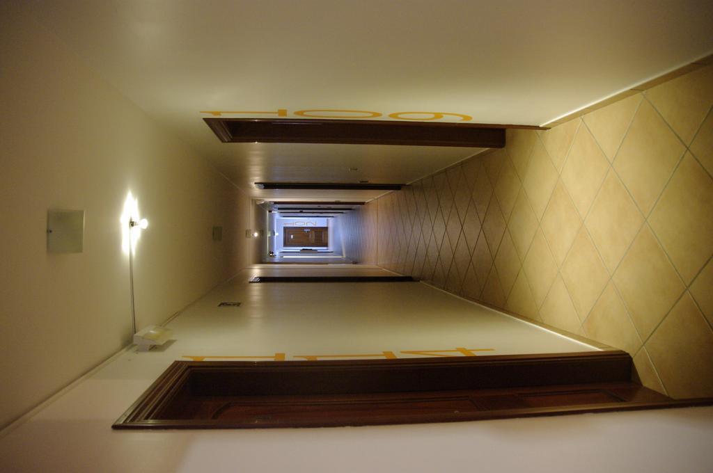 Hotel Solsona Centre Bagian luar foto